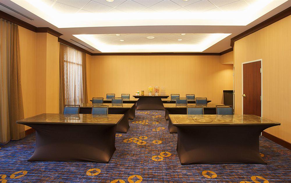 Courtyard Louisville Airport מראה חיצוני תמונה