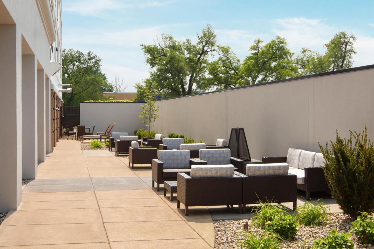 Courtyard Louisville Airport מראה חיצוני תמונה
