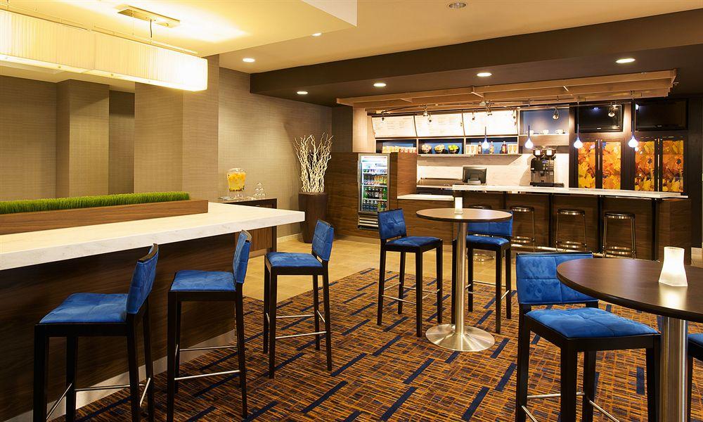 Courtyard Louisville Airport מראה חיצוני תמונה
