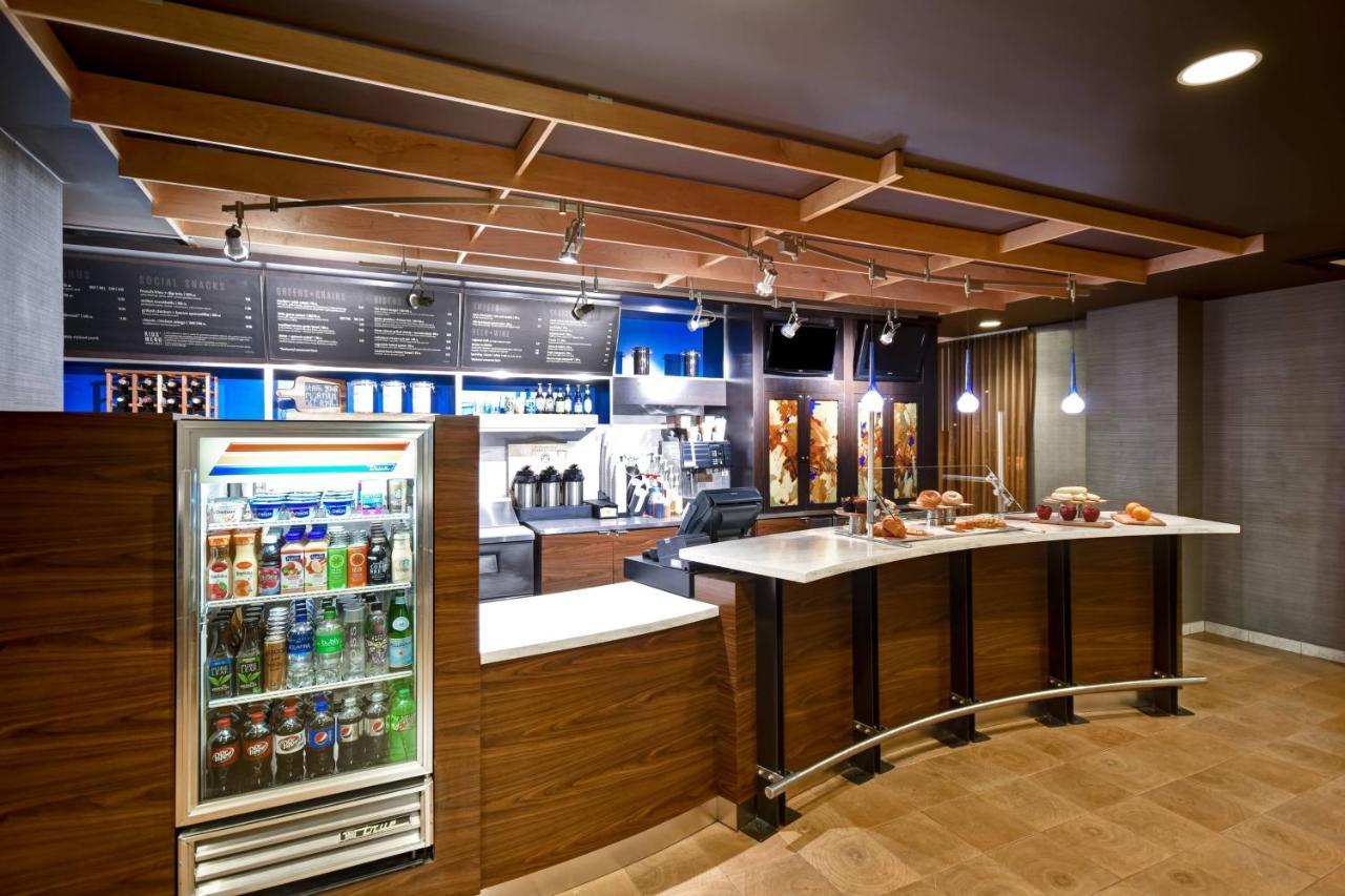 Courtyard Louisville Airport מראה חיצוני תמונה