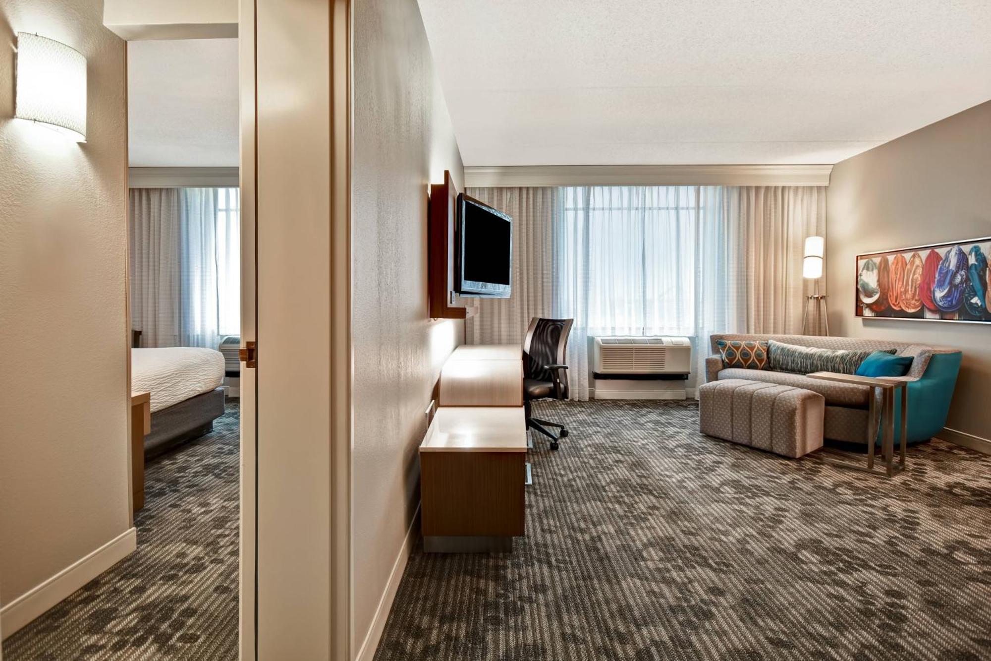 Courtyard Louisville Airport מראה חיצוני תמונה