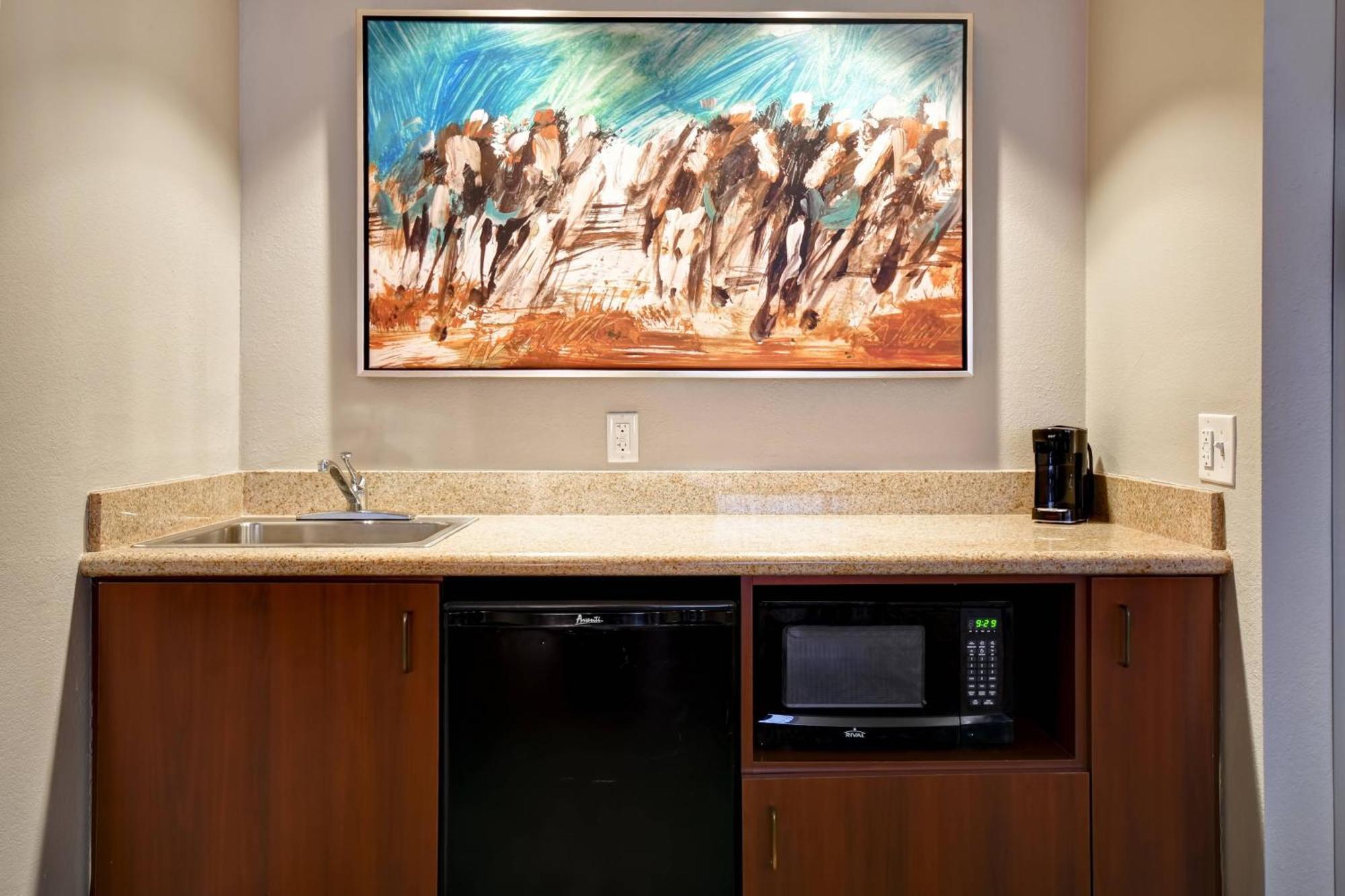 Courtyard Louisville Airport מראה חיצוני תמונה