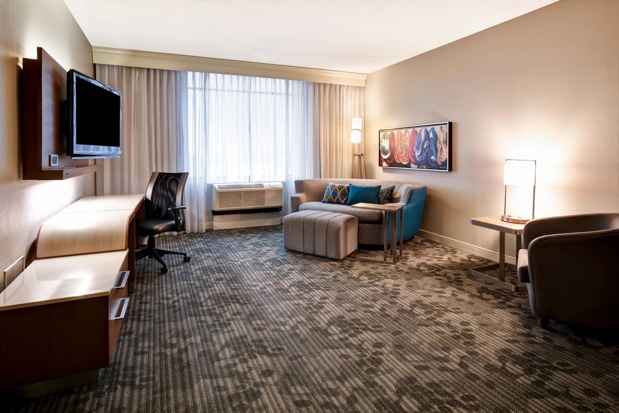 Courtyard Louisville Airport מראה חיצוני תמונה